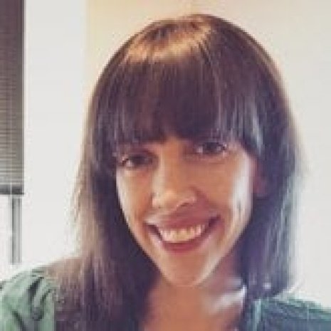 Portrait d'Anne (photo de profil Skillshare) — Anne Bracker