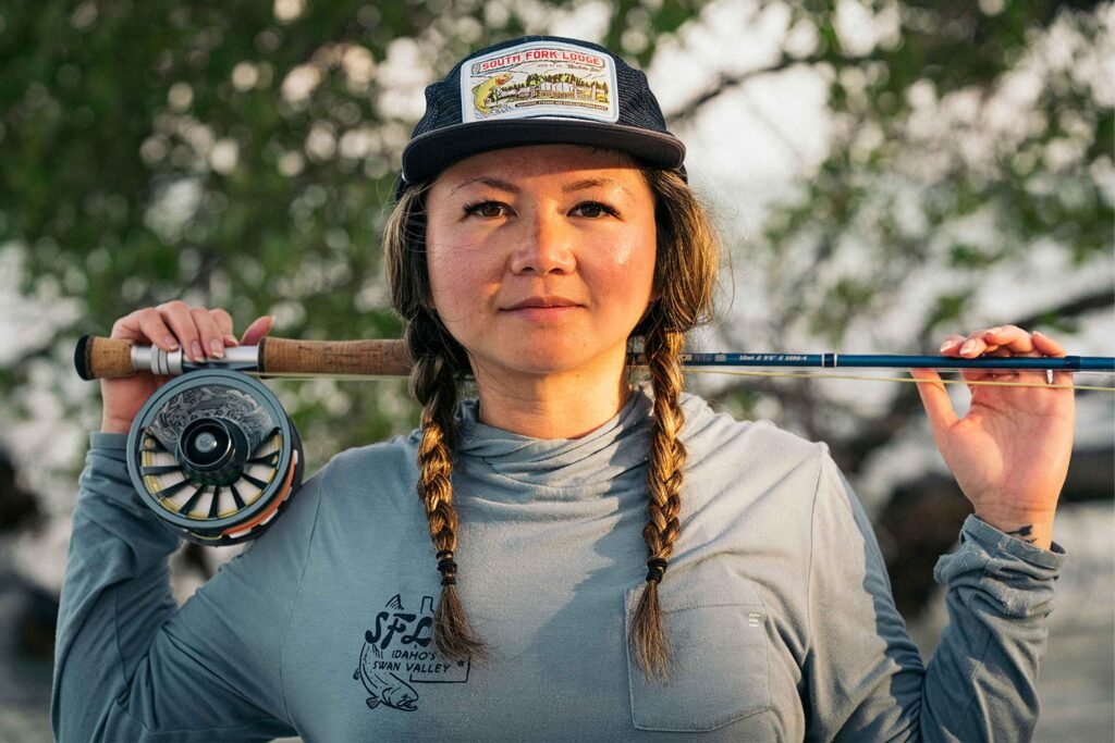 Alana Louise avec le moulinet Redington GRANDE édition Tarpon — Alana Louise
