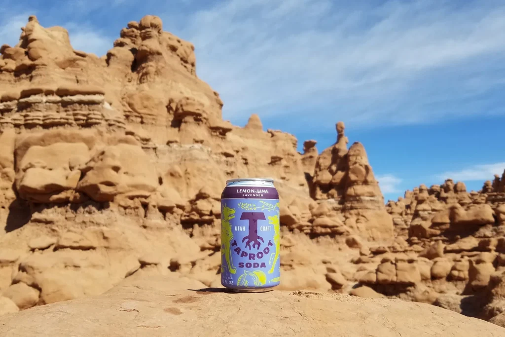 Taproot Soda Lemon Lime Lavender à Goblin Valley (Utah) — Alana Louise