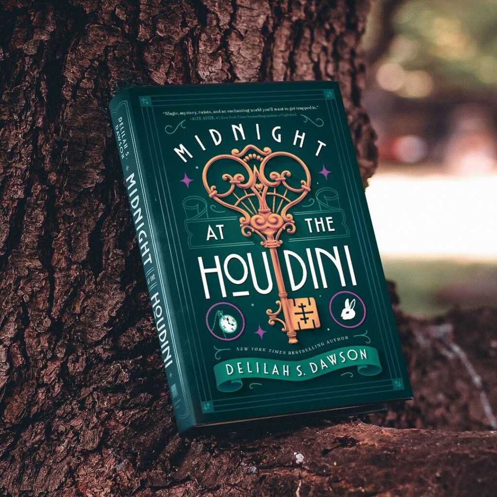 Midnight at the Houdini – le livre imprimé — Aurelie Maron