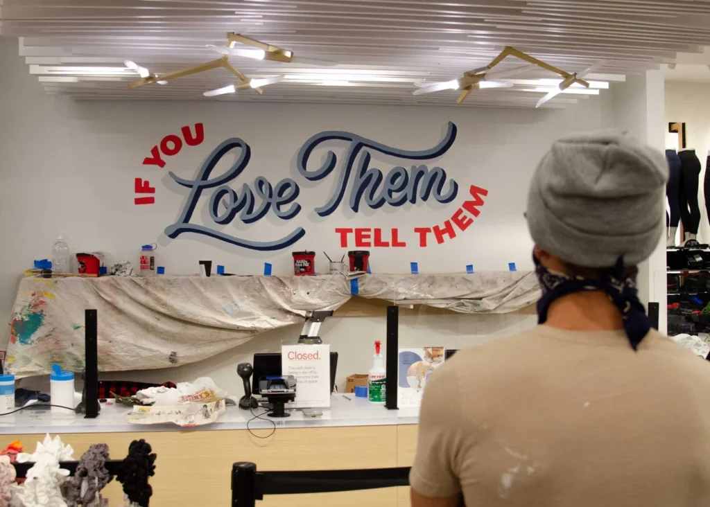 Lululemon — fresque « If You Love Them, Tell Them » — Adam Vicarel