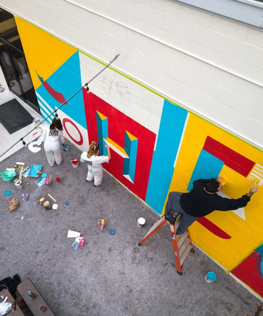 Port Orleans Brewing — fresque en cours — Adam Vicarel