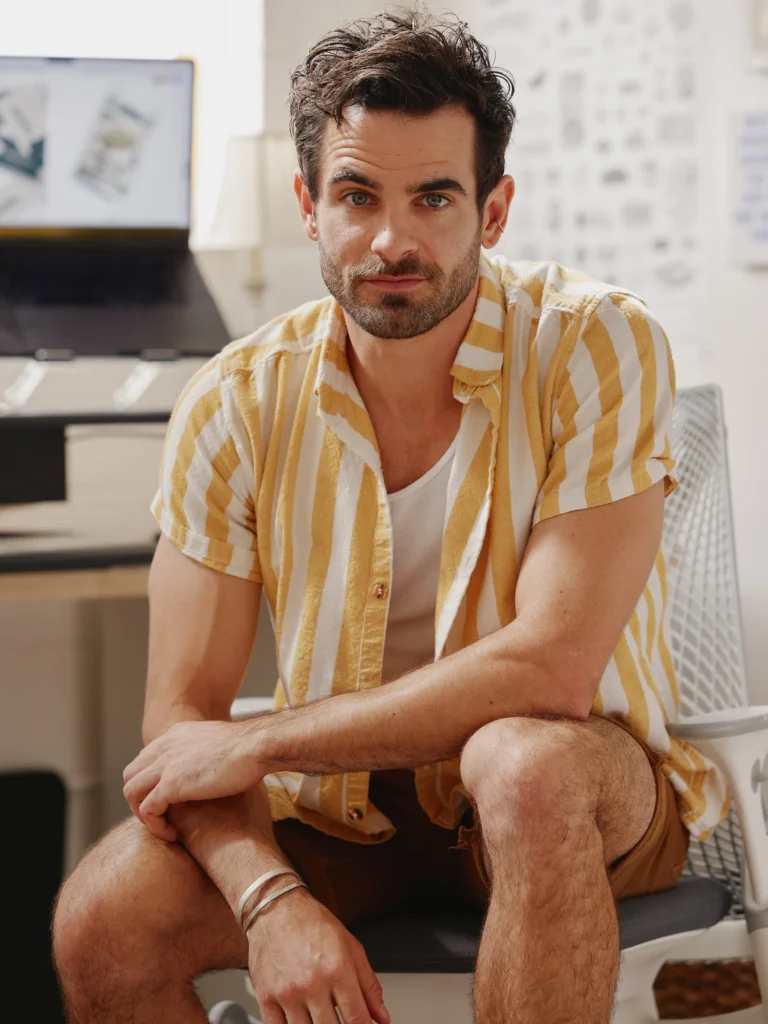 Portrait d'Adam Vicarel dans son studio — Adam Vicarel