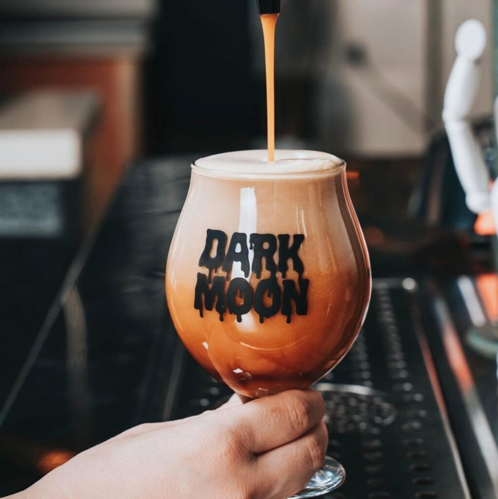 Dark Moon Coffee : verre sérigraphié — Brethren Design Co