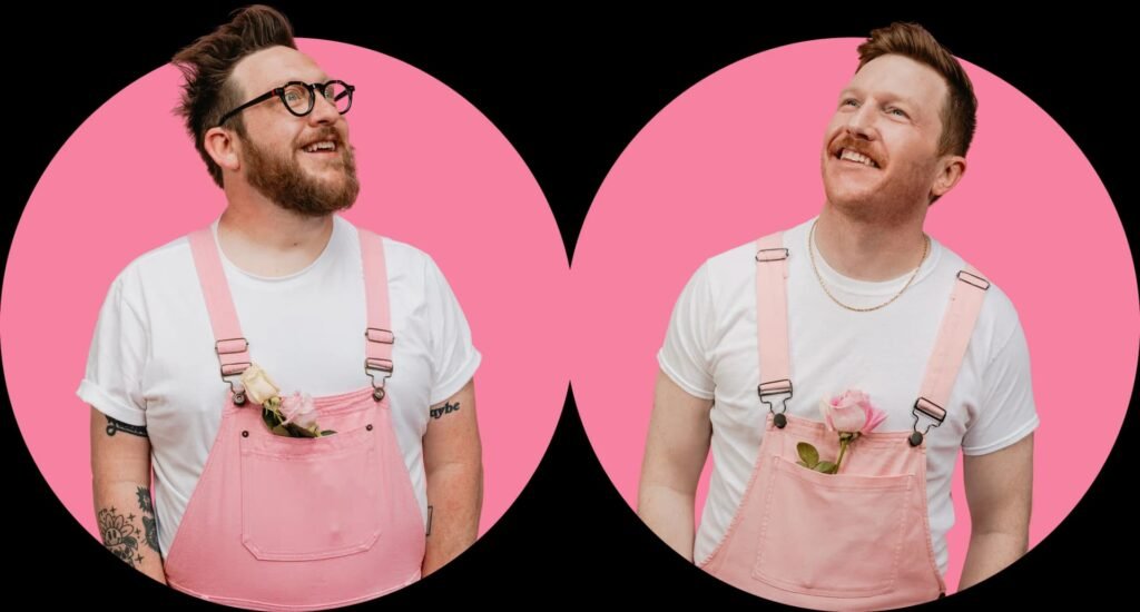 Les « Bros » dans deux médaillons roses — Brethren Design Co