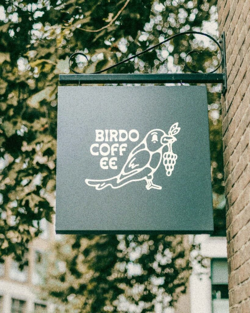 Birdo Coffee — enseigne — Boring Friends