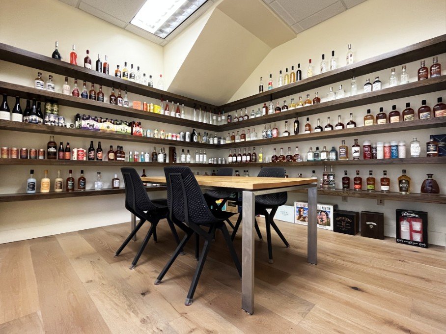 Le studio : salle des bouteilles — CF Napa Brand Design