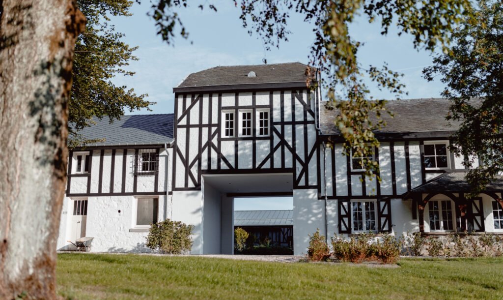 Domaine de Bronromme – entrée du domaine — EPIC Agency