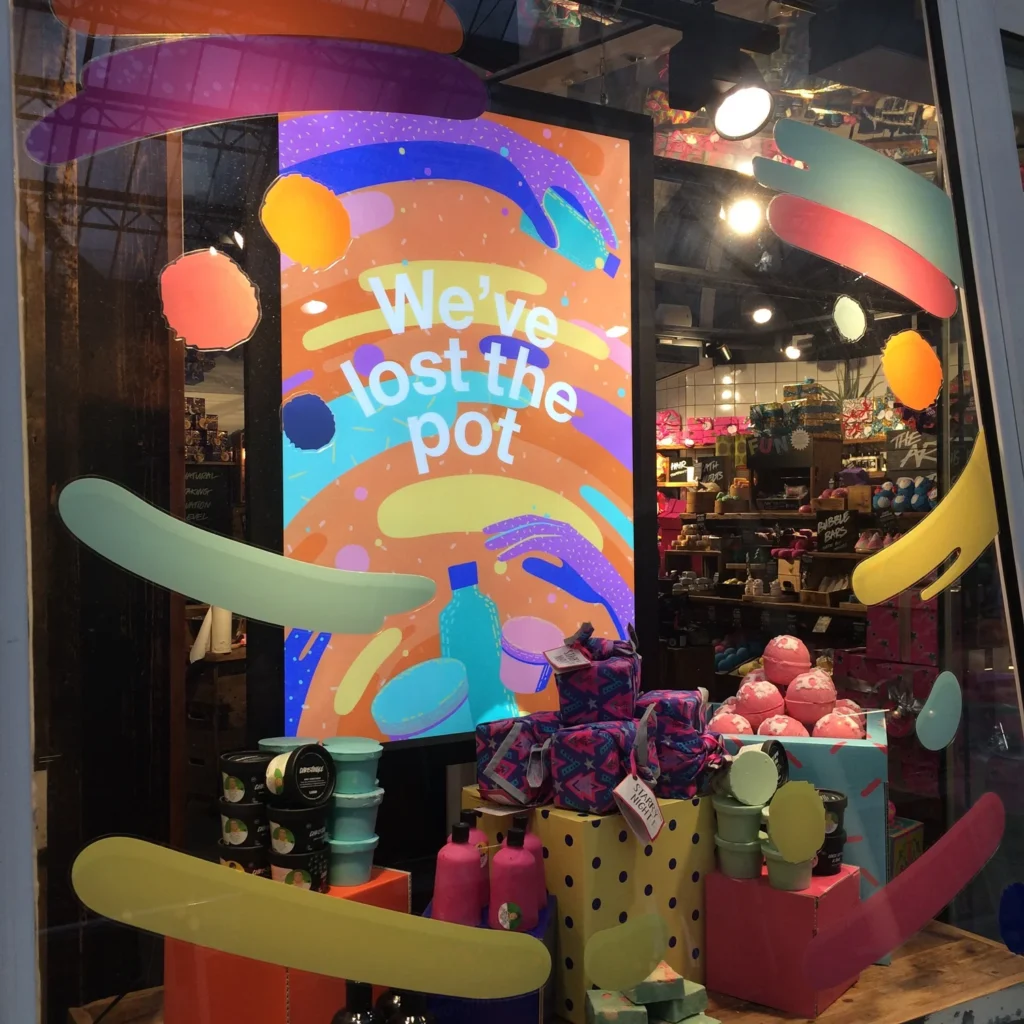 Lush – vitrine en boutique (Yukai Du) — Closer&Closer
