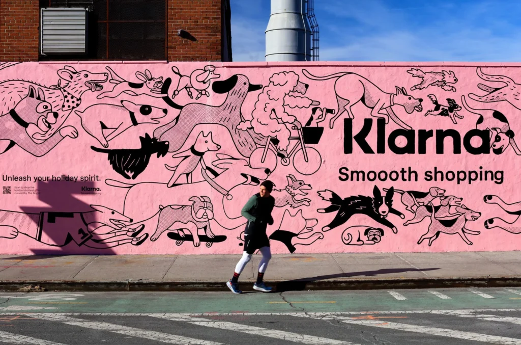Klarna — fresque de Brooklyn — Chris DeLorenzo