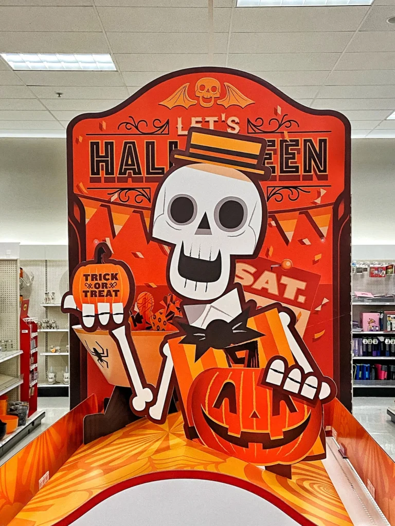 Target Halloween 2020 — rayon décoré — Clark Orr