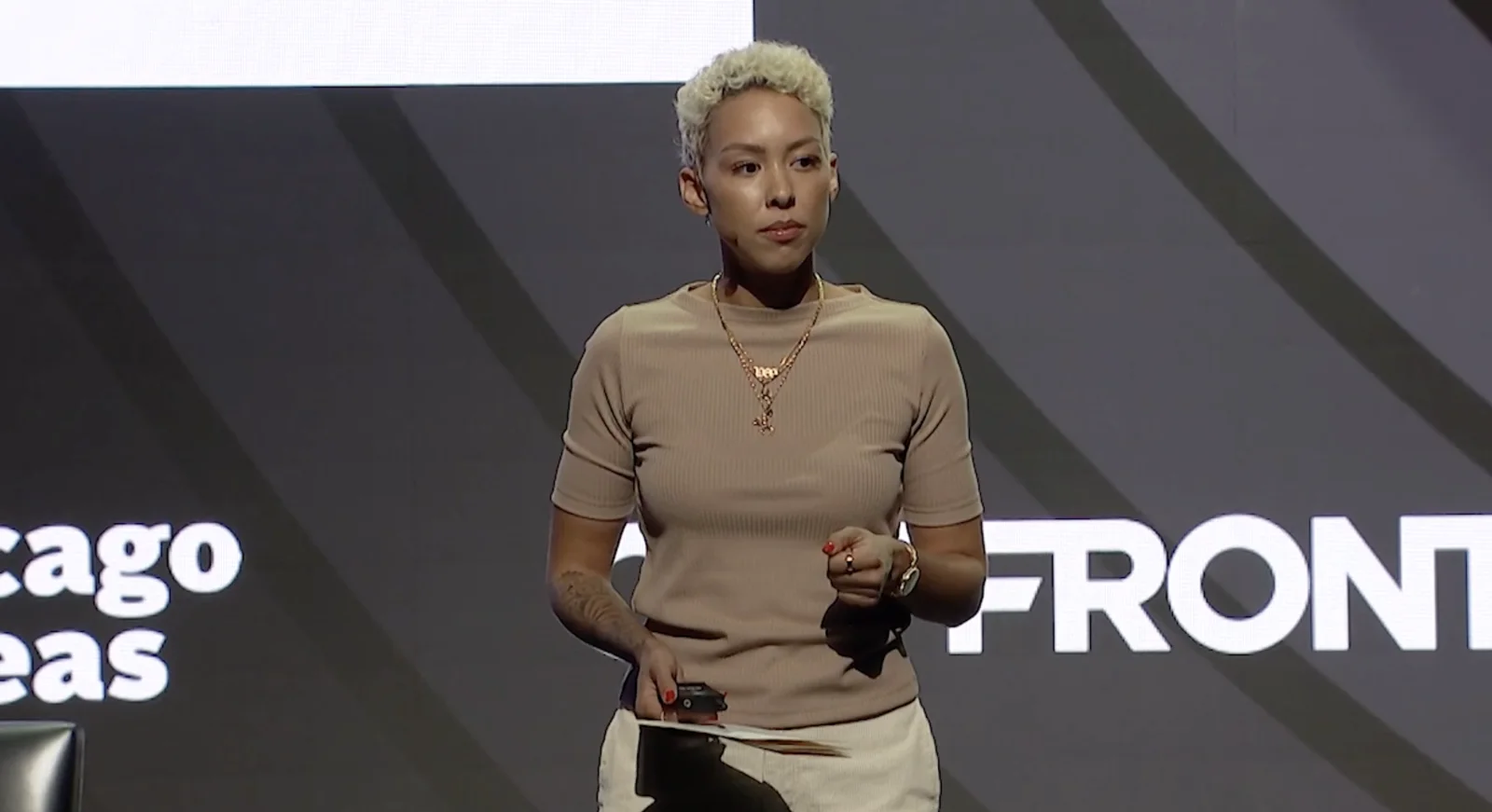 Sur la scène de Chicago Ideas — Elise Swopes
