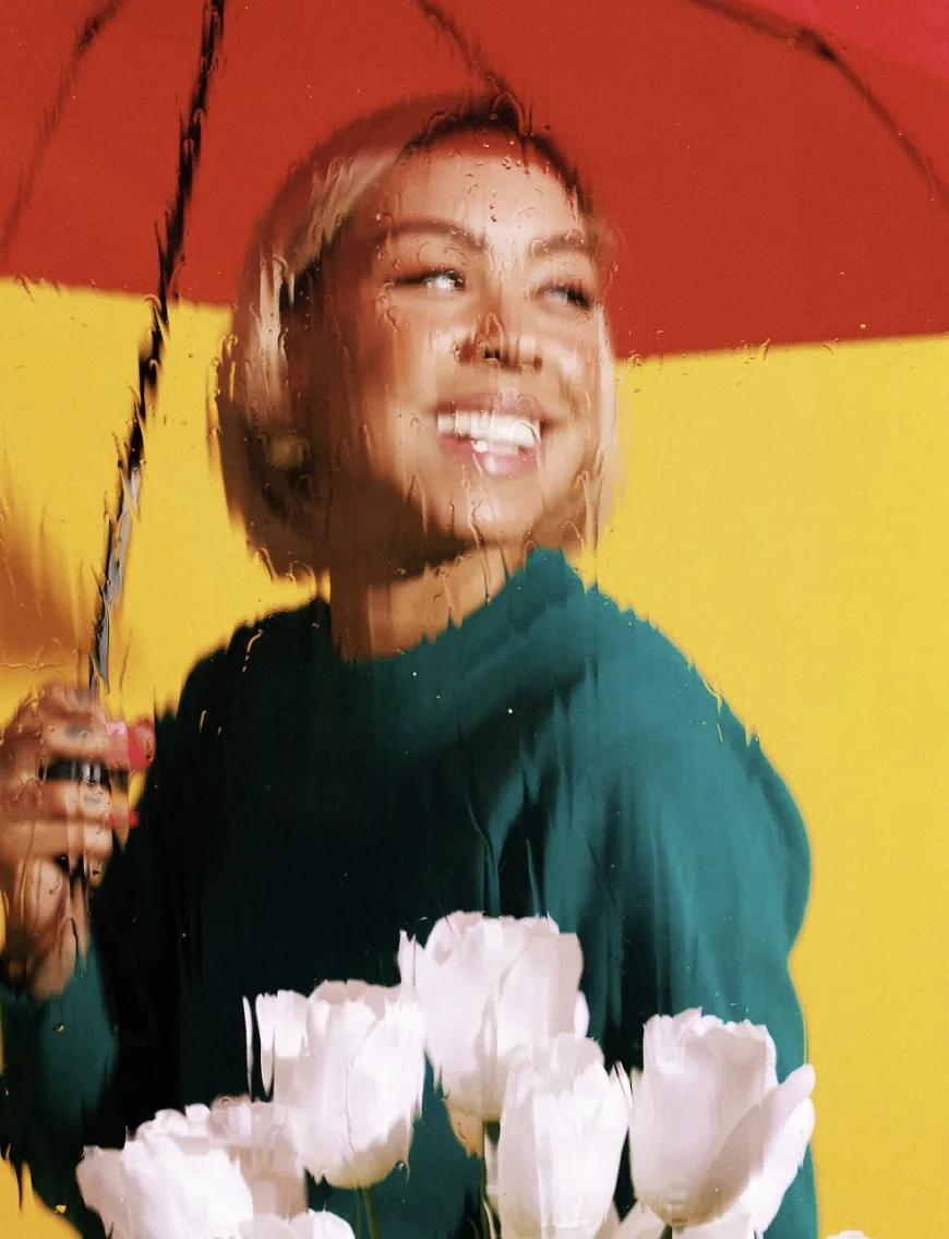 Portrait au parapluie — Elise Swopes