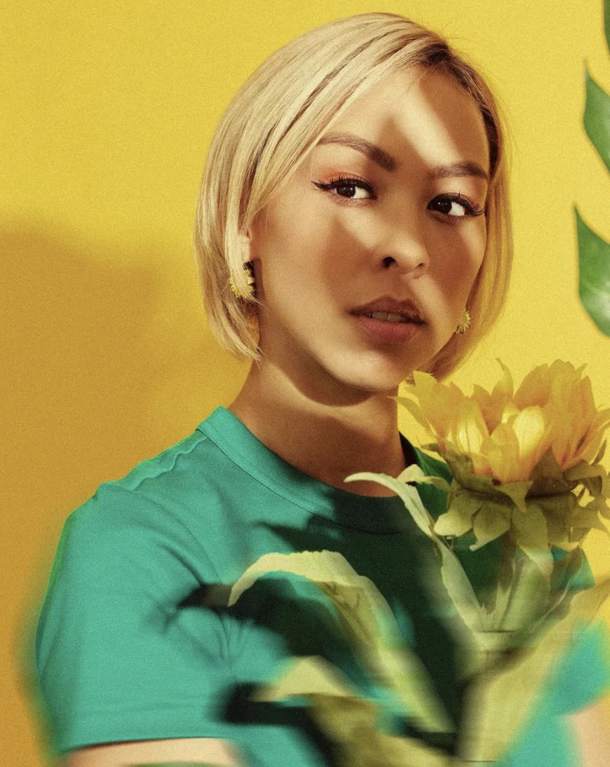 Portrait aux jonquilles — Elise Swopes