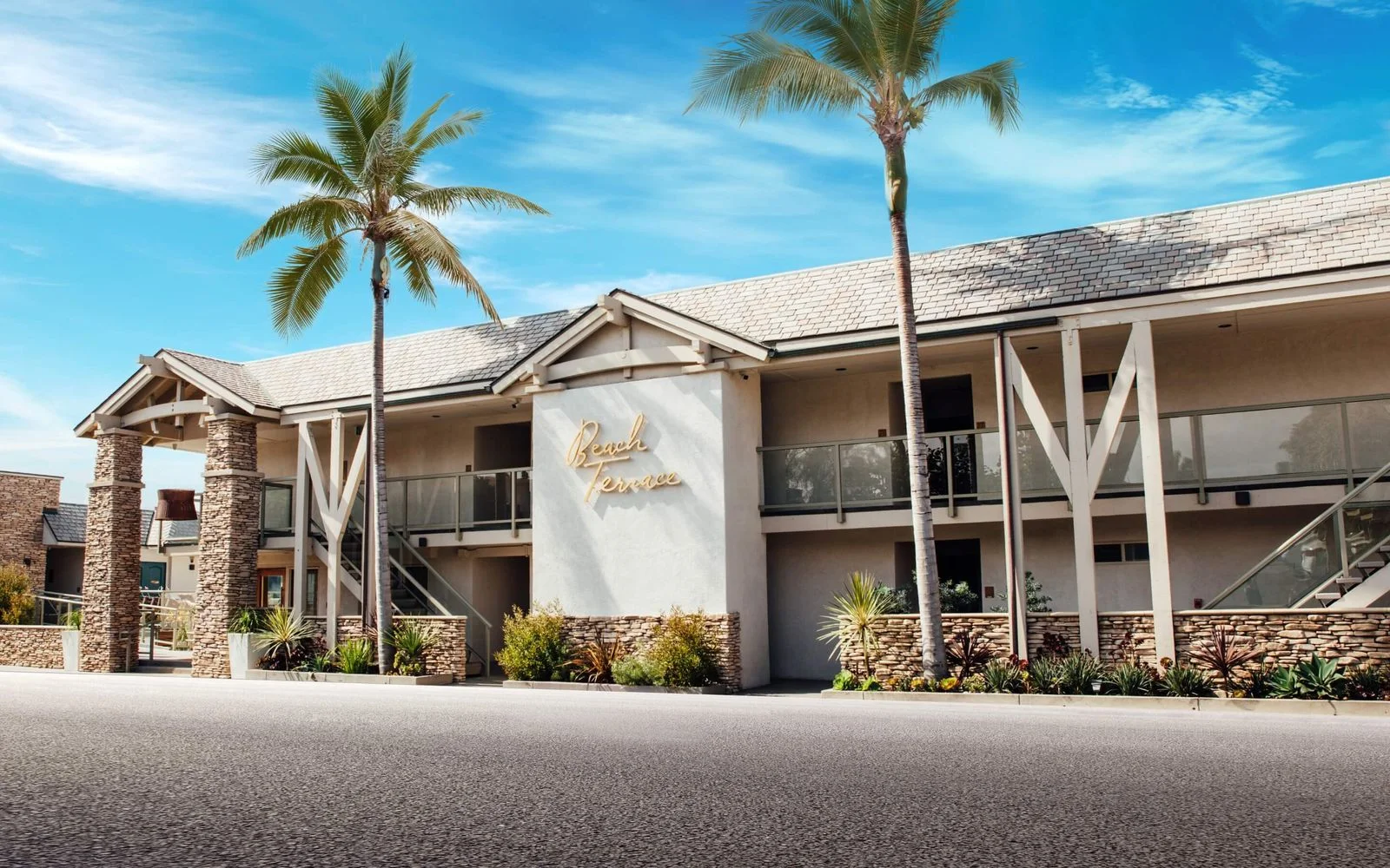 Visuel de Beach Terrace Hotel : carlsbad, californie · rebranding