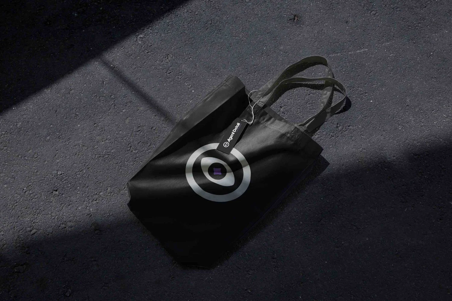 Agent Detail, tote bag — Felipe Holman