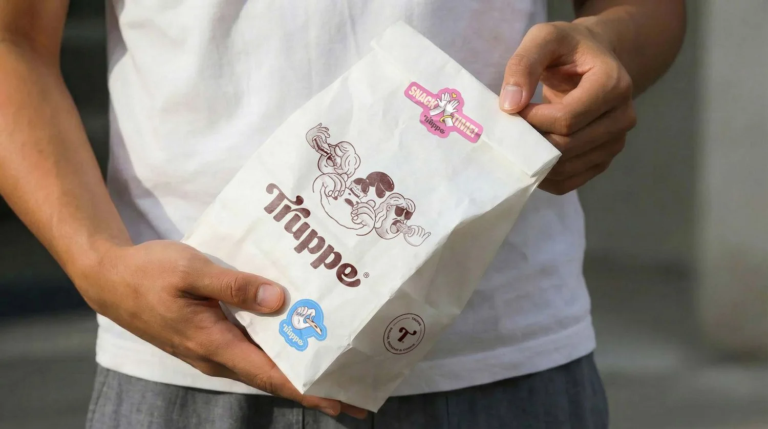 Truppe, sac en papier — Felipe Holman