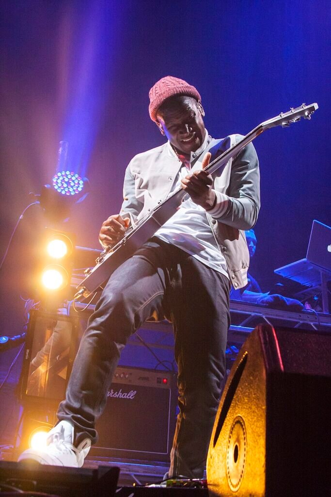 Labrinth à la guitare, Manchester Arena — Labrinth