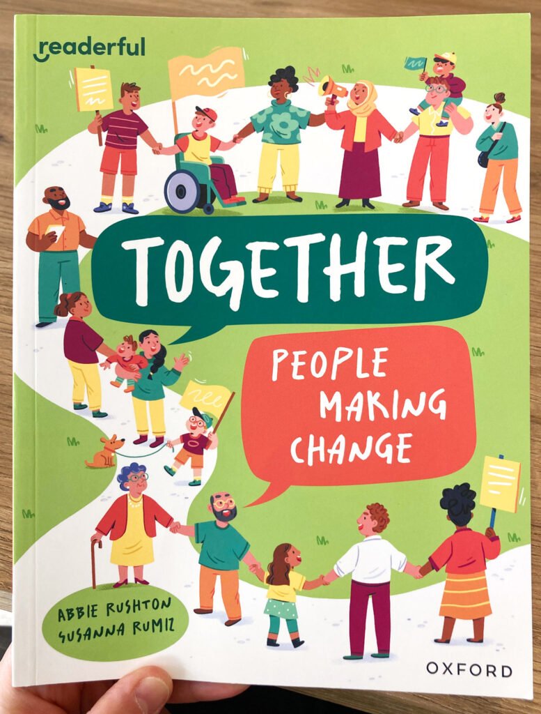 Le livre Together: People Making Change — Susanna Rumiz