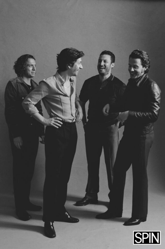 Fou rire sur fond gris — The Car, Arctic Monkeys