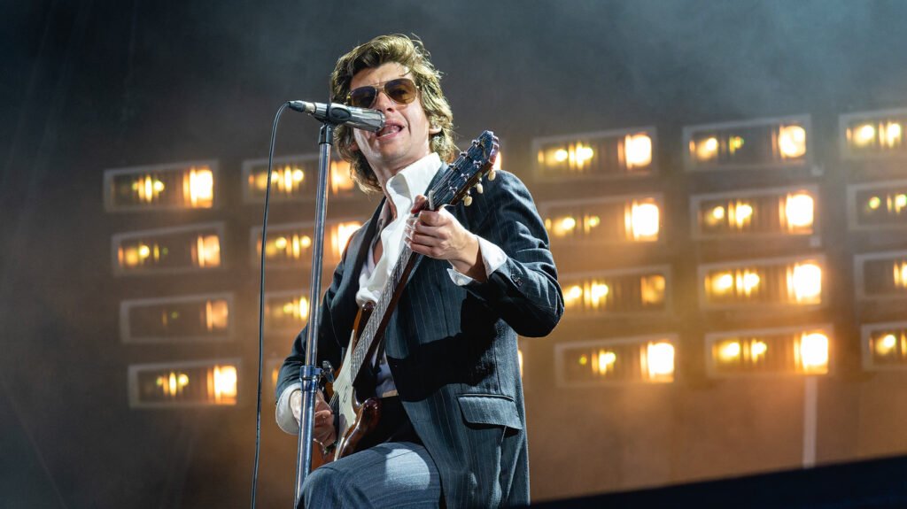 Le mur de projecteurs, Londres 2023 — The Car, Arctic Monkeys